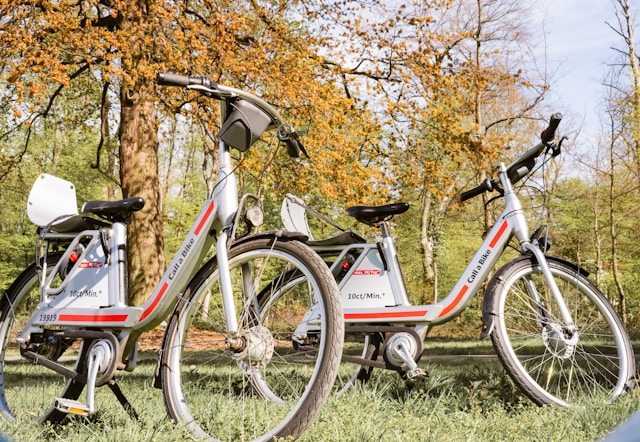 Vācijas Dzelzceļš savā lietotnē integrē koplietošanas pakalpojumus